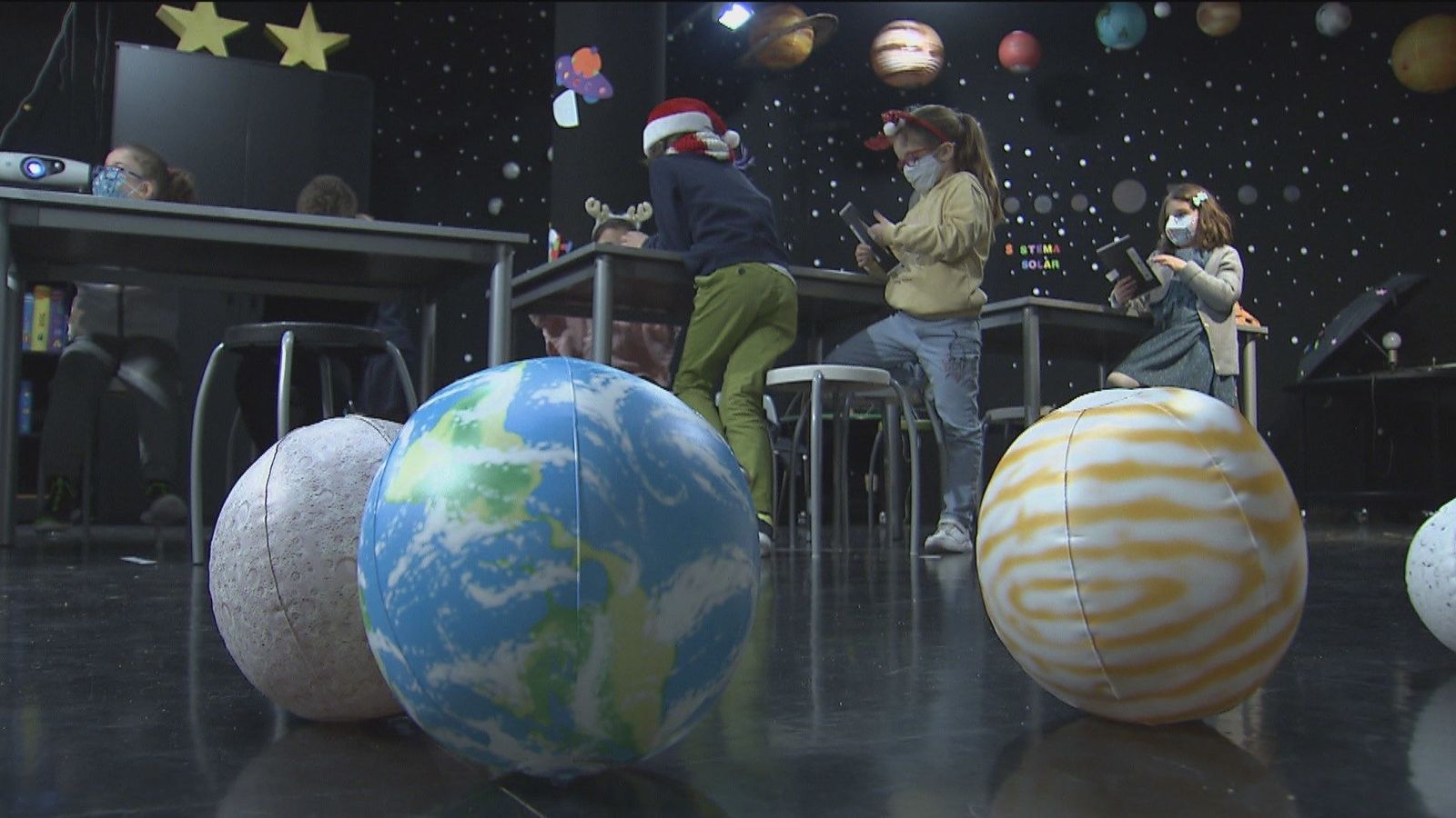 El Planetario ofrece talleres infantiles para la última semana de Navidad 'sin cole'
