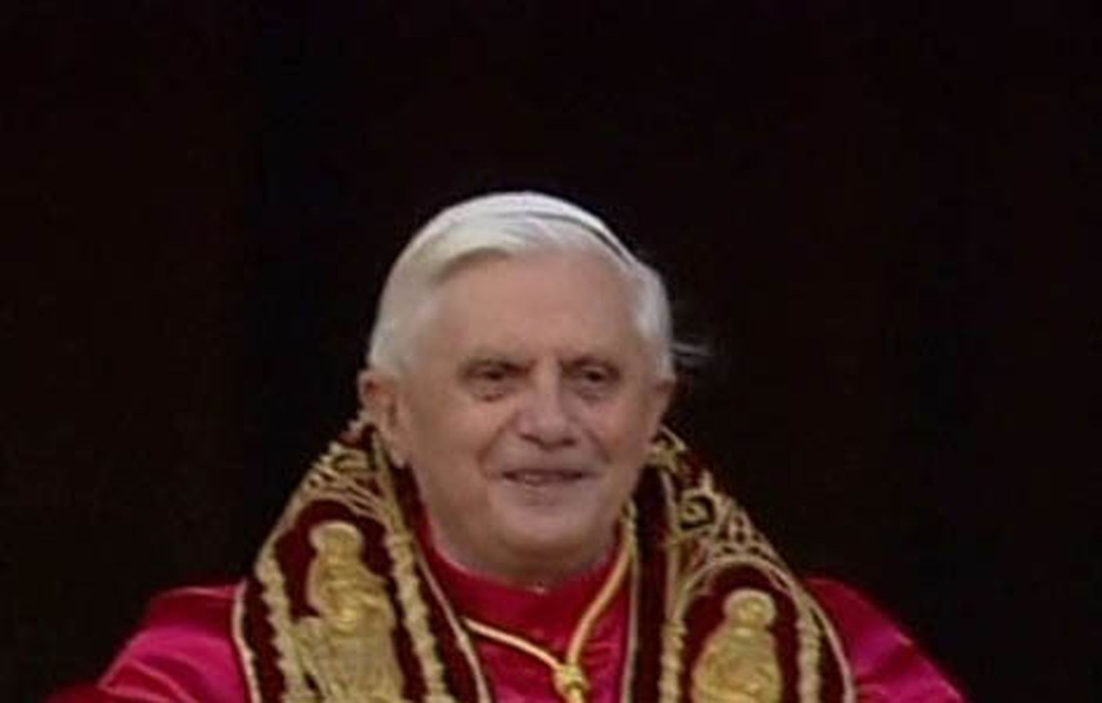 PAPA_RENUNCIA470