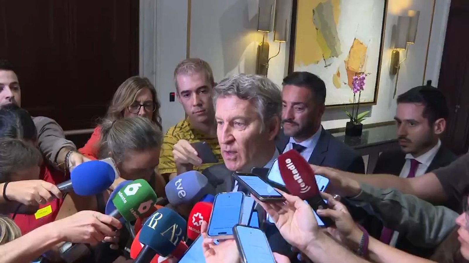 Feijóo acusa a Sánchez de alentar los disturbios en la Vuelta para "tapar los casos de corrupción"
