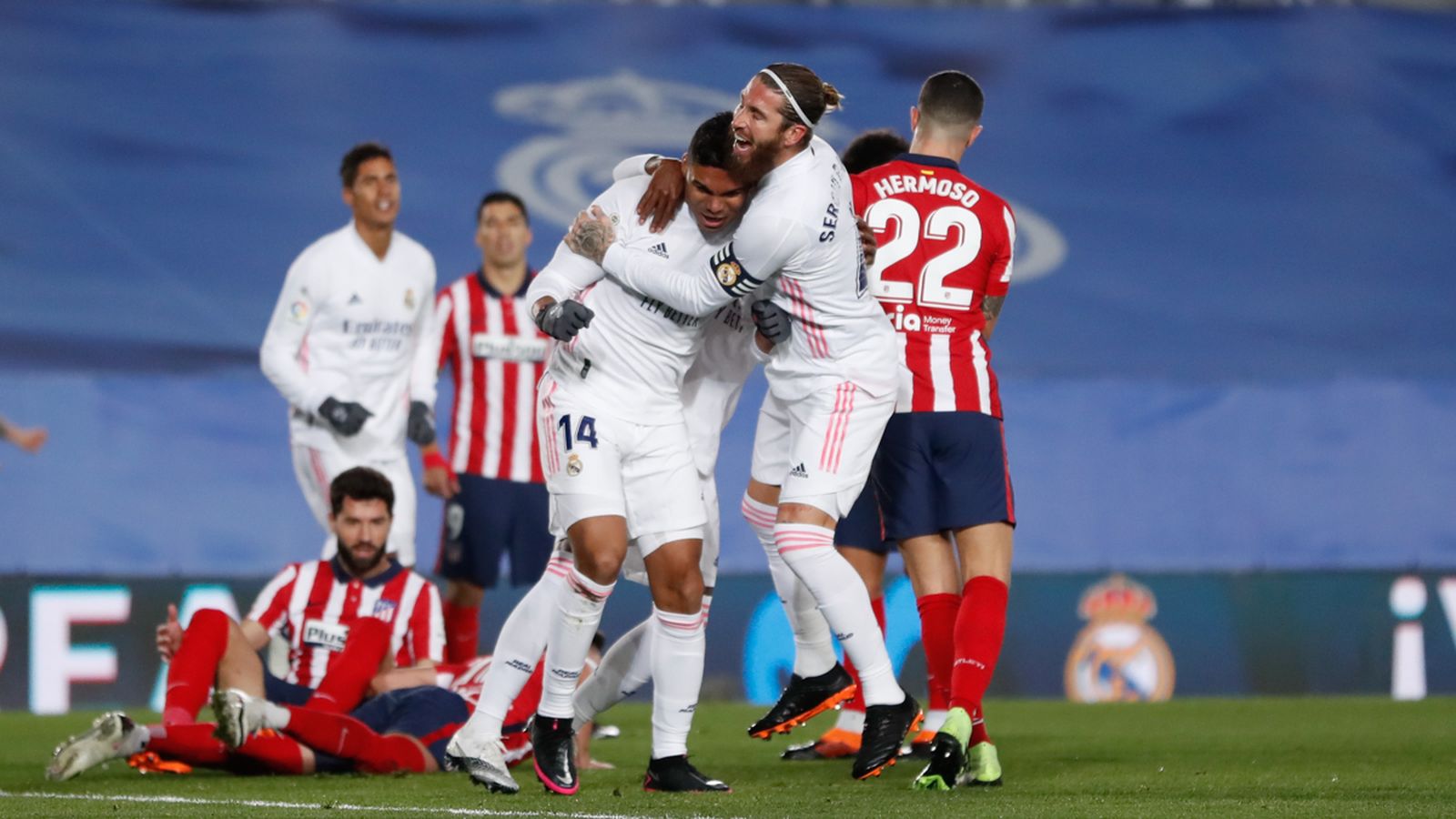 El Real Madrid somete al Atlético (2-0)
