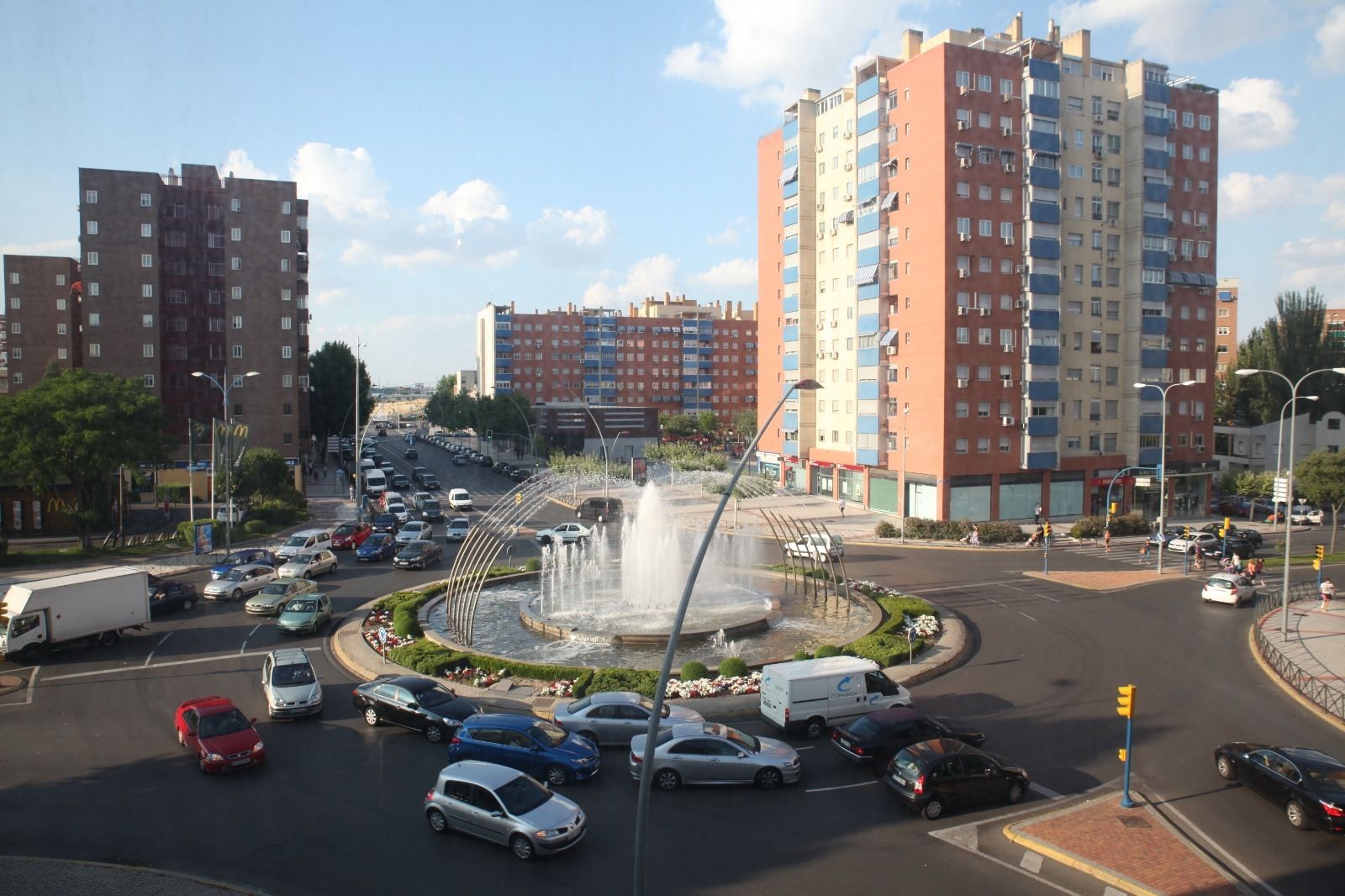 Rotonda de Leganés con Hispanidad en Fuenlabrada