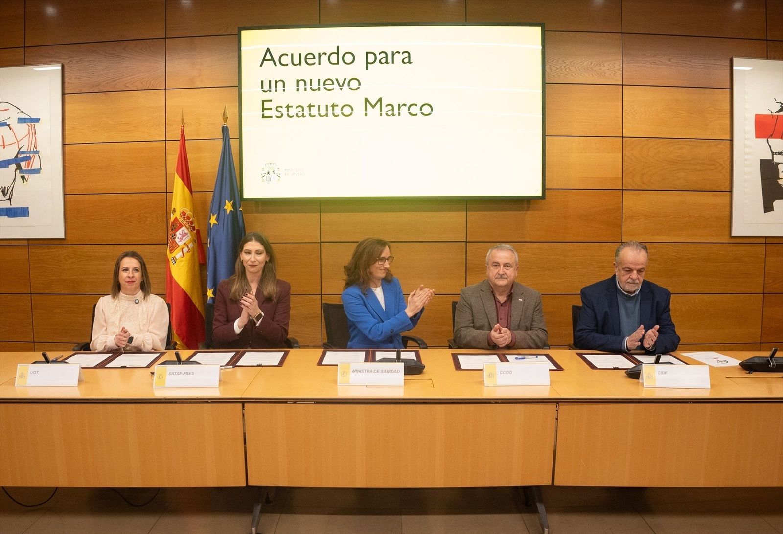 Sanidad pacta con sindicatos un marco laboral que los médicos rechazan