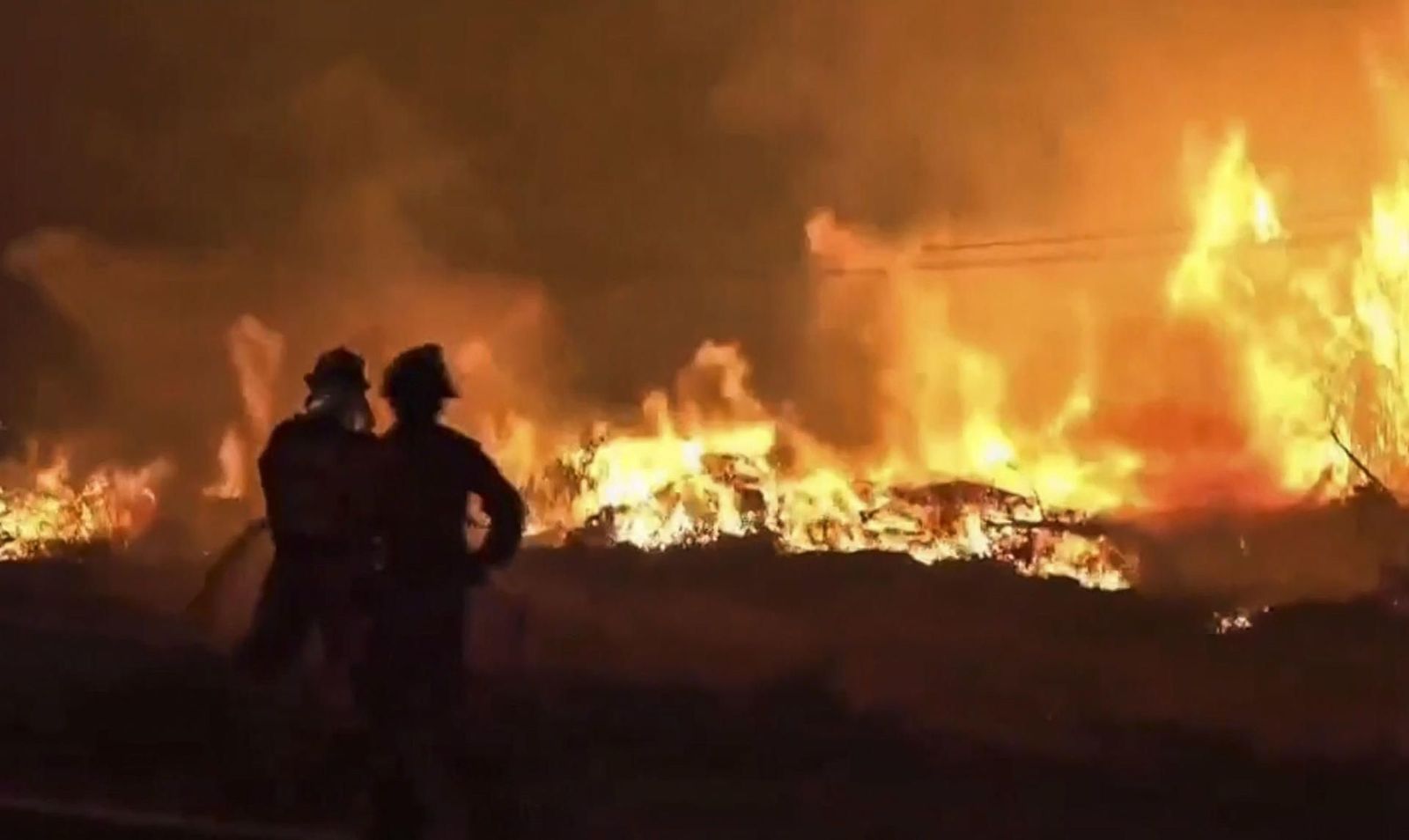 El Valle del Tiétar (Ávila), a merced del fuego y los cambios del viento