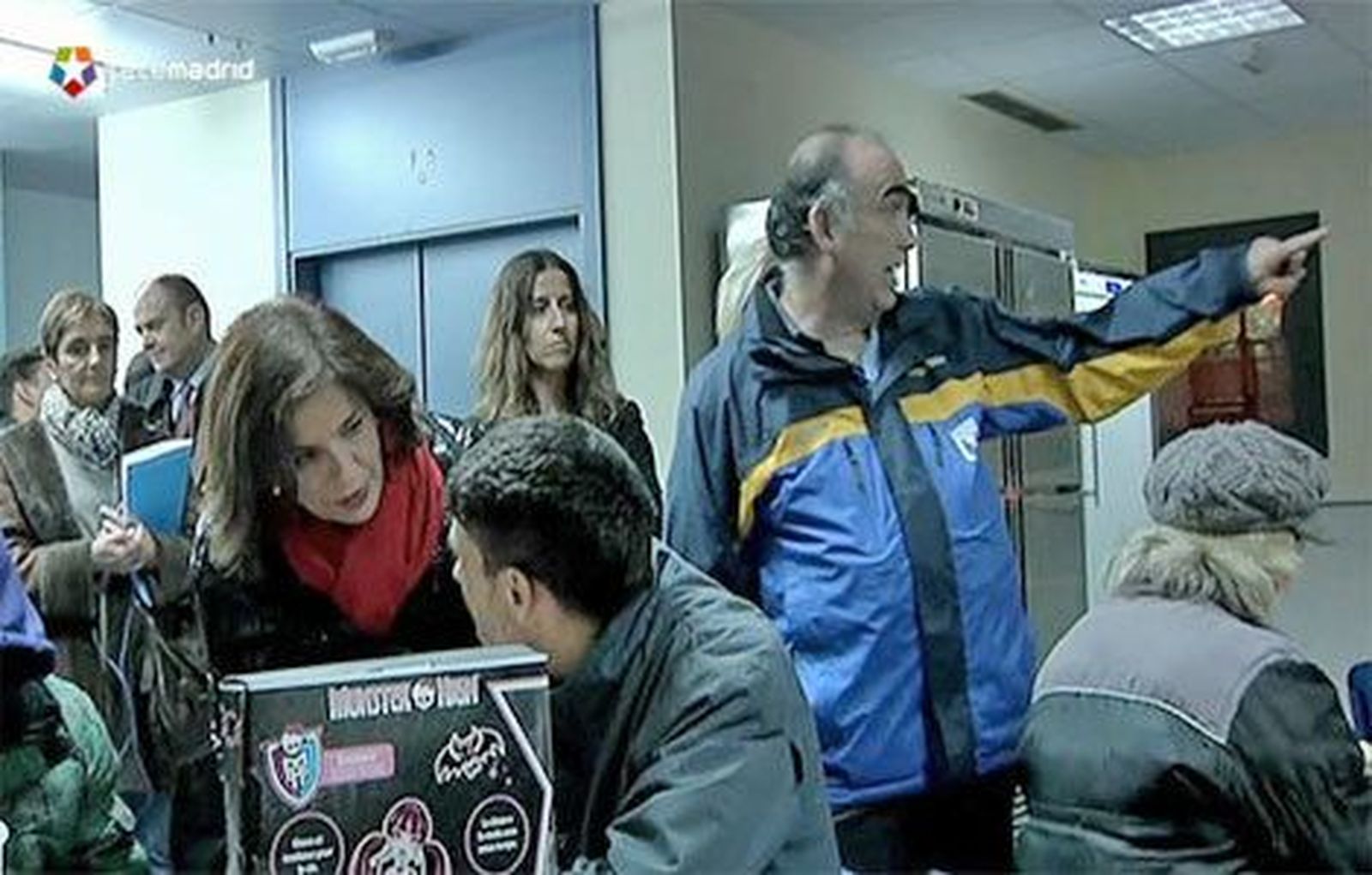 Botella visita el centro de Acogida de Emergencia de Pinar de San José