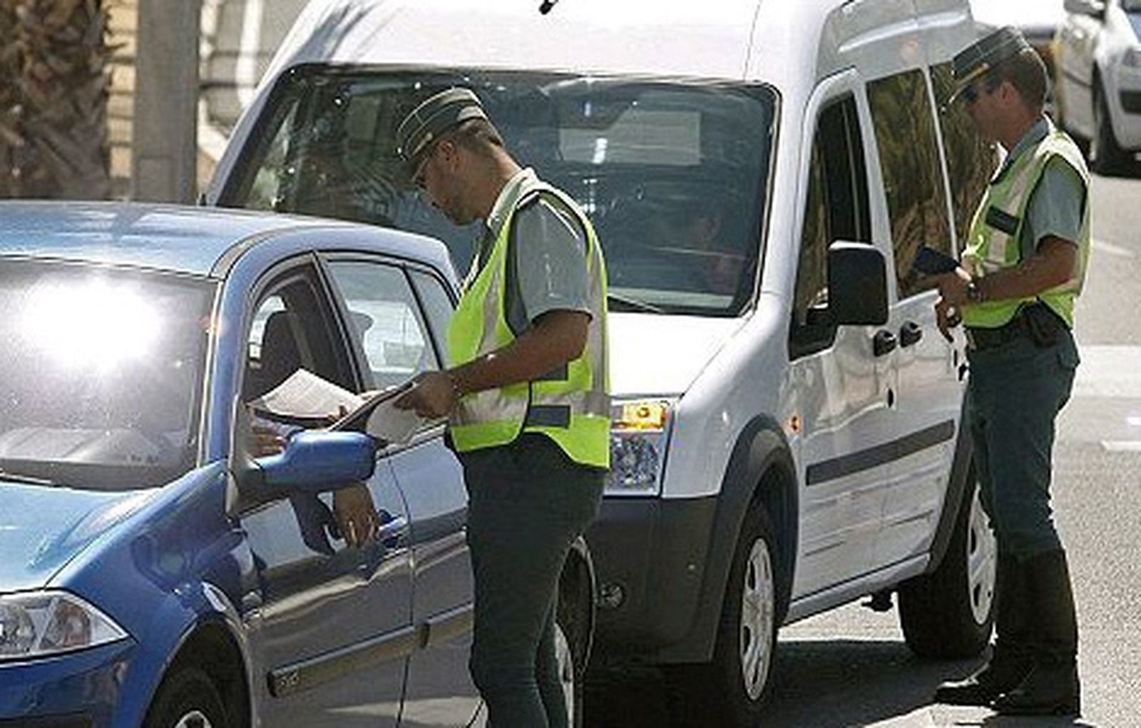 Nueva campaña DGT de vigilancia del uso del cinturón y sistemas de retención infantil