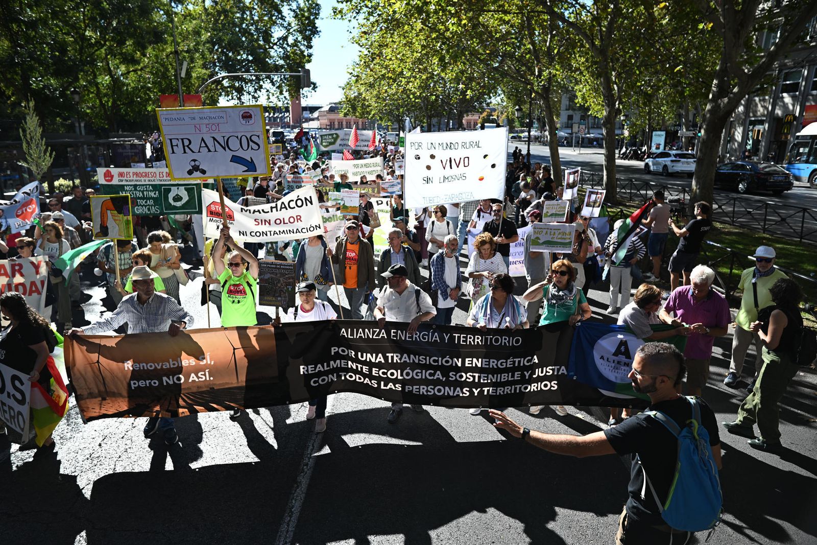 Cientos de manifestantes en Madrid contra el abandono del medio rural