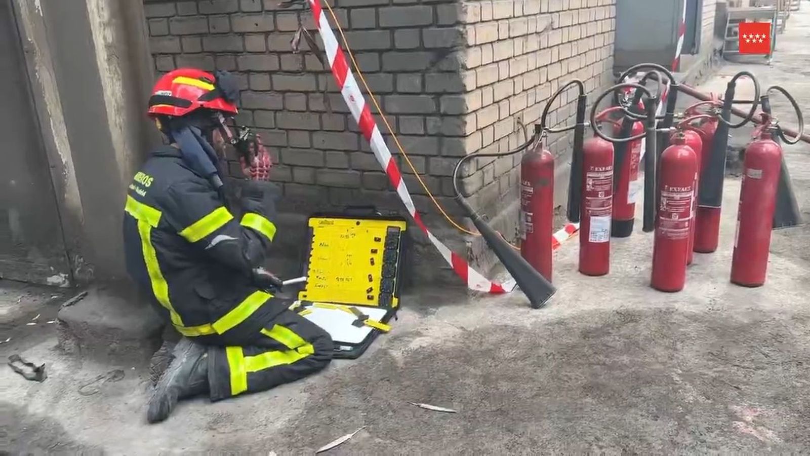 Bomberos sofocan un incendio en la cementera de Morata de Tajuña