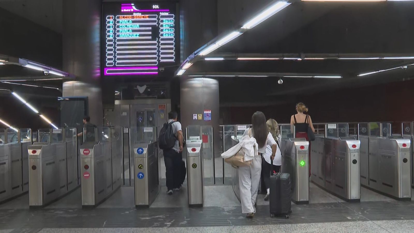 Reabre el túnel de Sol.