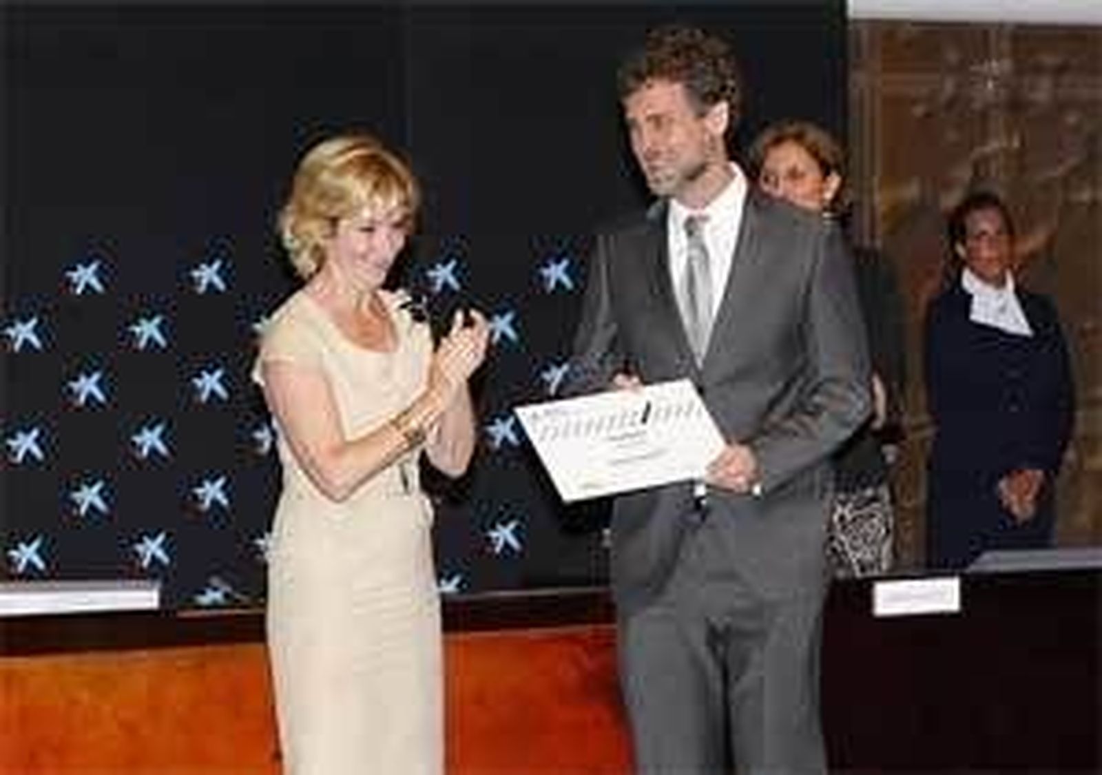 Aguirre entrega el Premio Emprendedor XXI