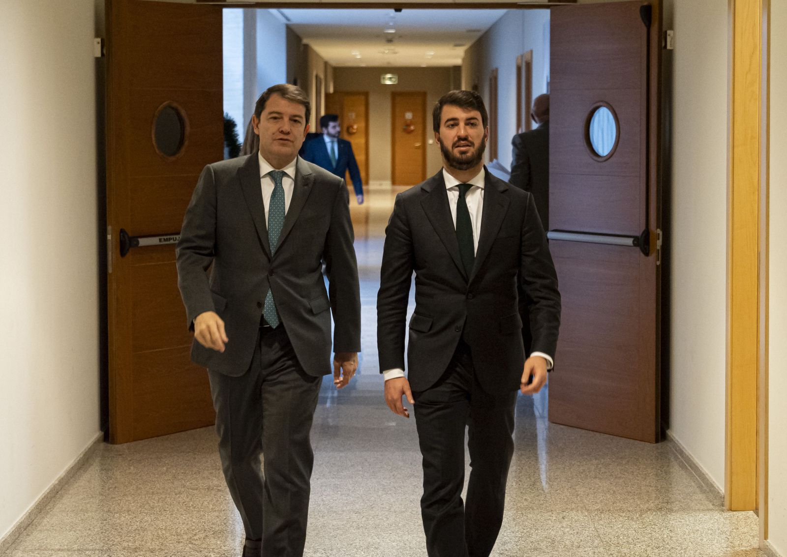 Castilla y León acusa al Gobierno de "vulnerar el derecho de autonomía" por el protocolo sobre el aborto