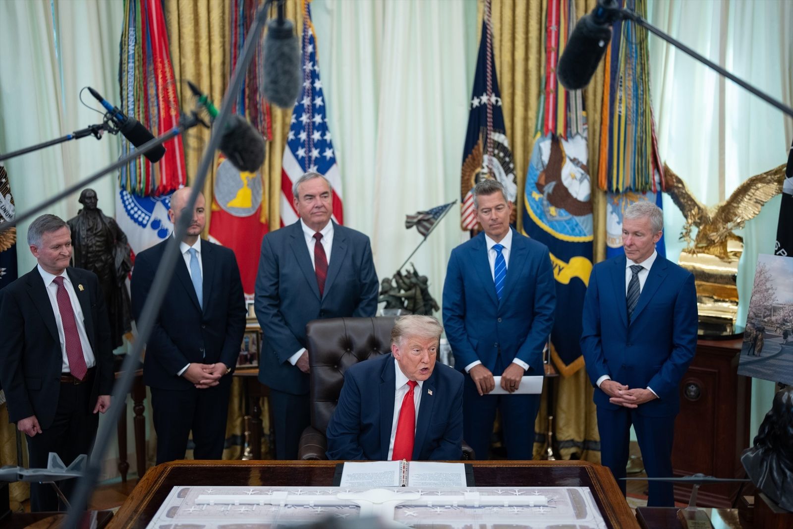 Donald Trump en el Despacho Oval en la Casa Blanca
