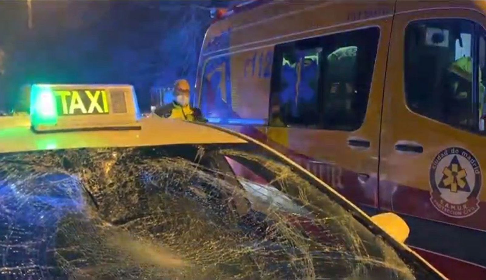 Un taxi atropella a un peatón que cruzaba por la entrada del túnel de Atocha