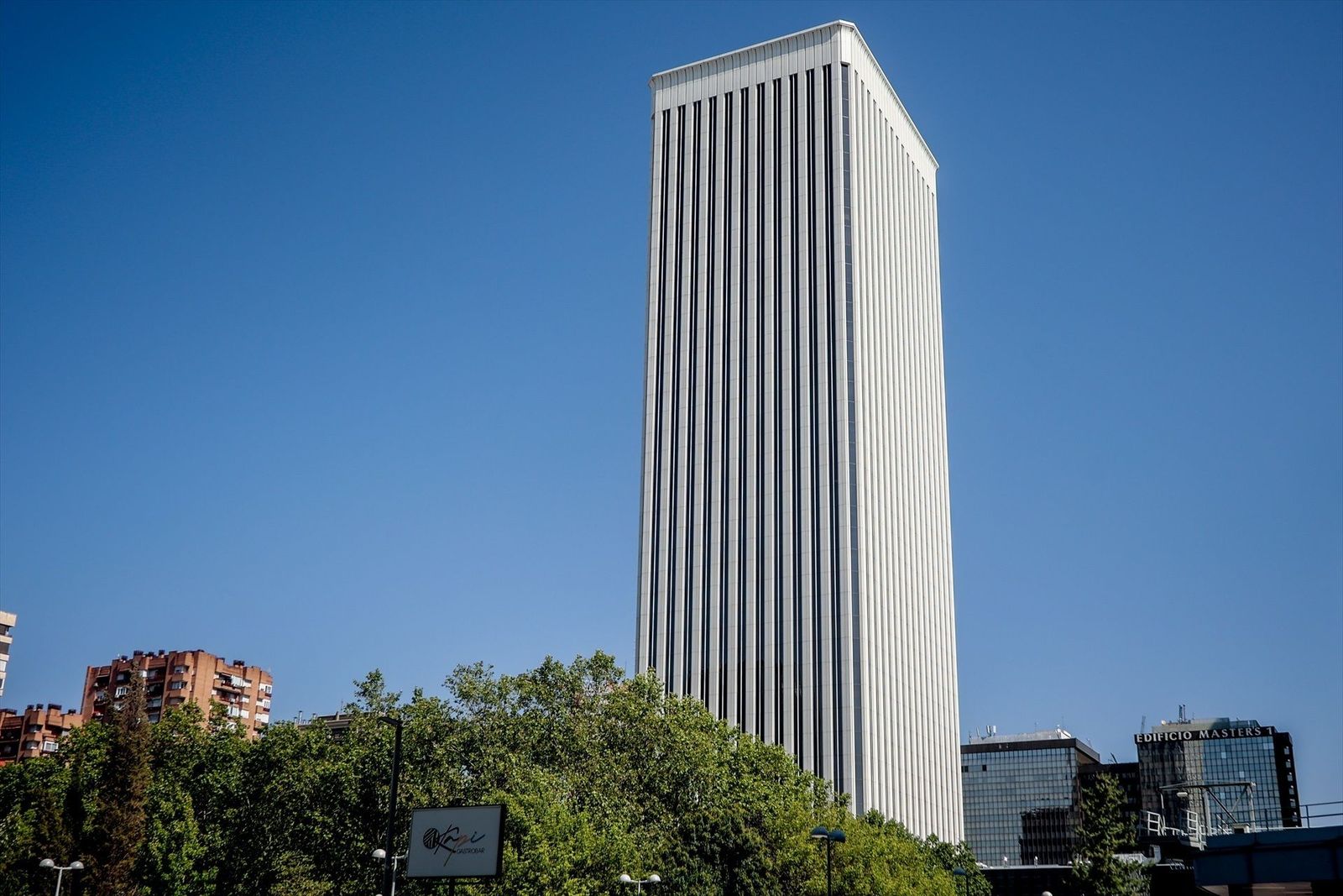 La Torre Picasso, el Edificio Castelar y la Iglesia de Nuestra Sra. de la Merced se incluyen en el catálogo de edificios protegidos