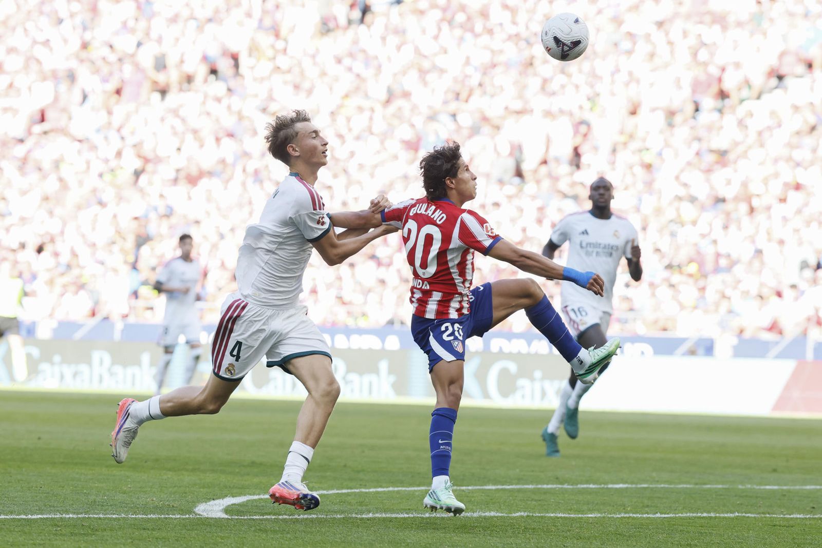 Huijsen y Giuliano Simeone