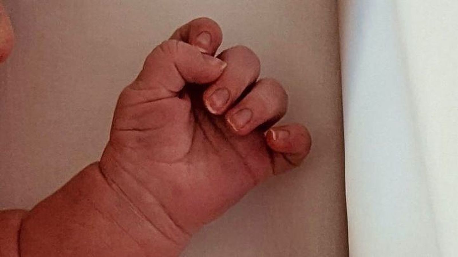 Mano de la segunda hija de Rita Maestre
