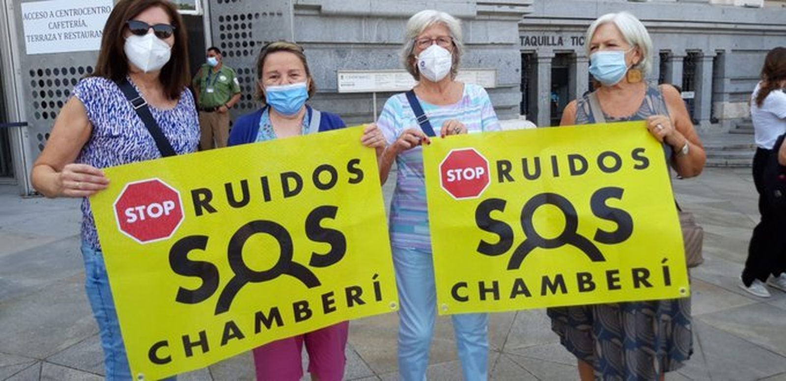 Los vecinos de Chamberí piden amparo a la Delegación del Gobierno por las terrazas Covid