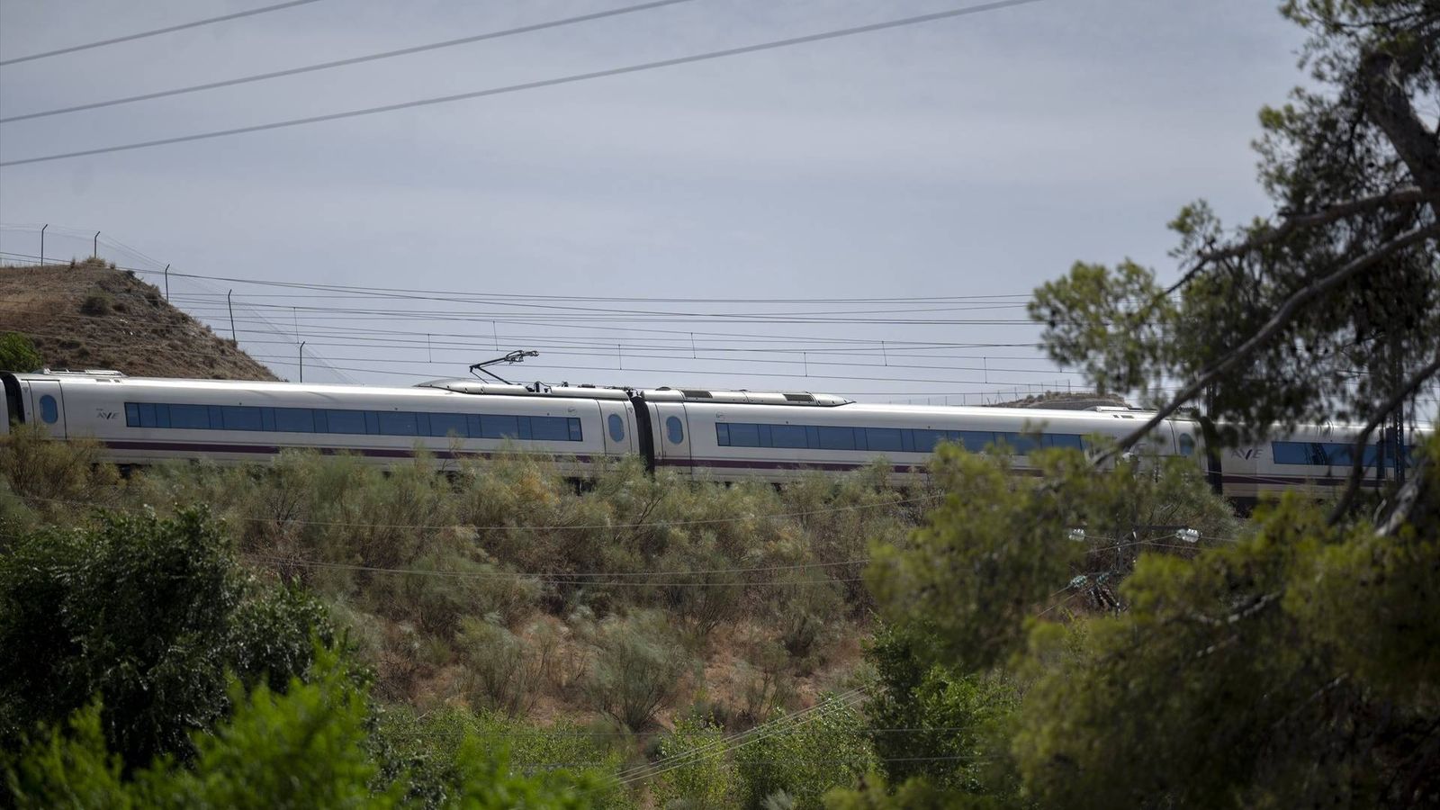 Tren de alta velocidad entre Madrid y Barcelona