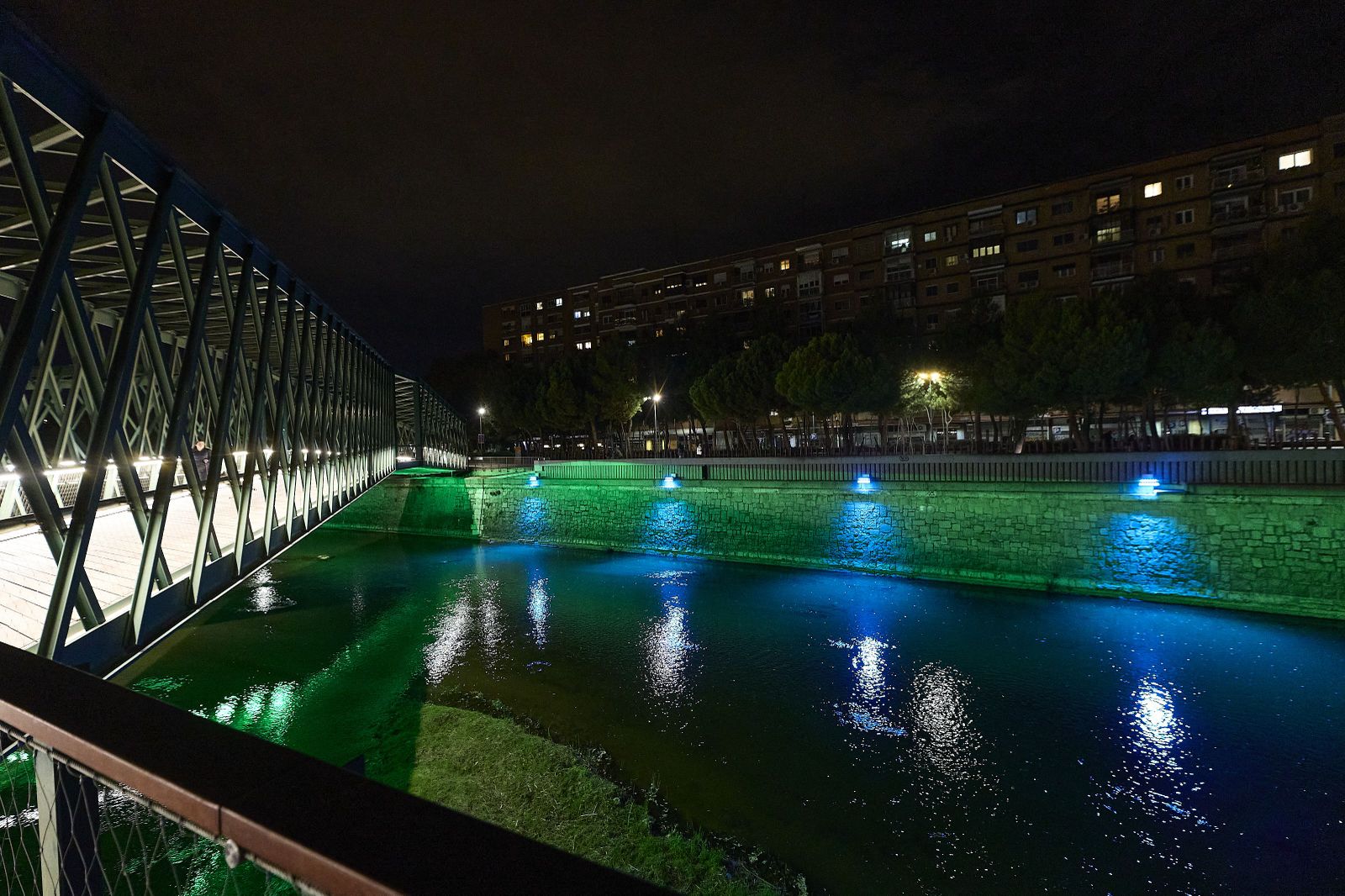 Rechazan el recurso de Ecologistas y vecinos contra las luces ornamentales del Manzanares