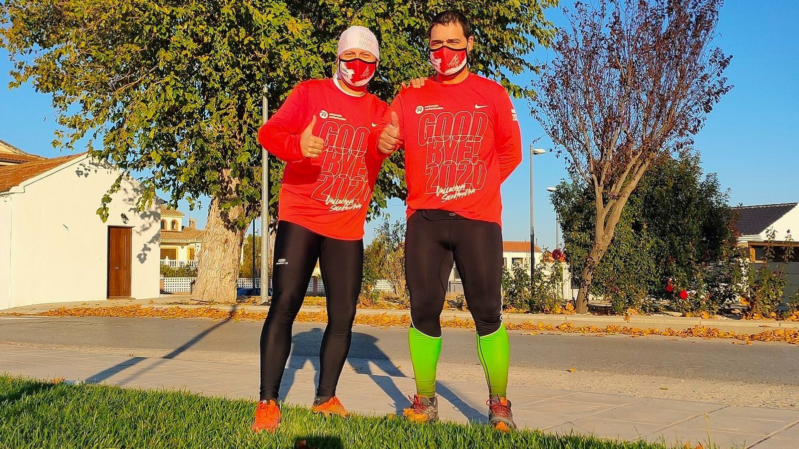 Dos corredores preparando la San Silvestre