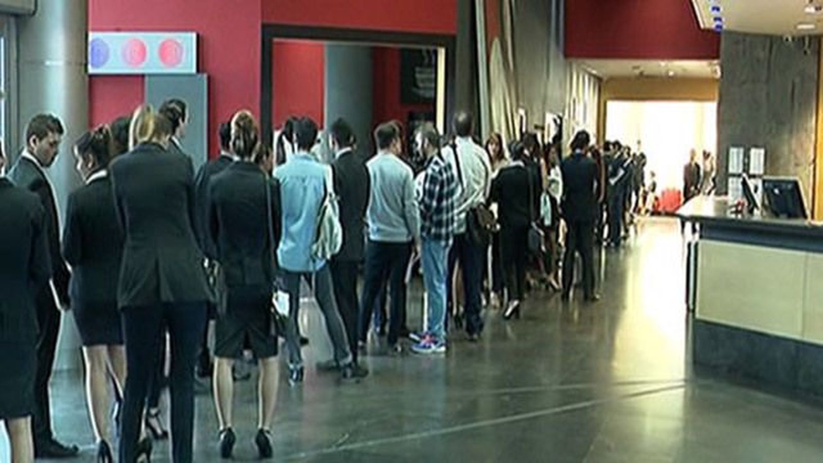 Air Nostrum busca en Madrid  tripulantes de cabina de pasajeros
