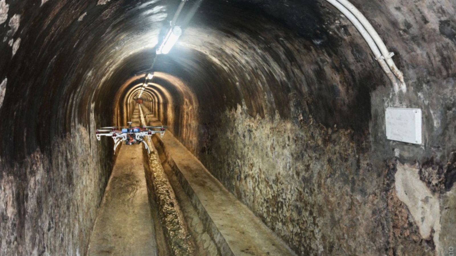 Dron de alcantarilla, nueva 'pequeña' demanda de la seguridad laboral