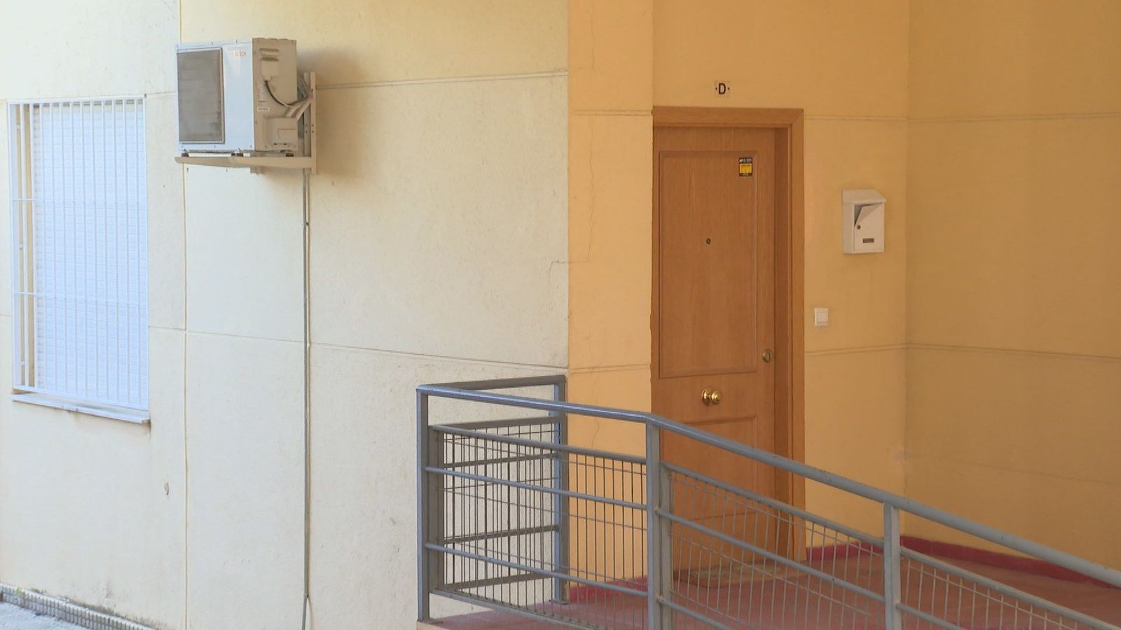 Vecinos de El Caracol de Valdemoro denuncian la ocupación de un bajo de la administración