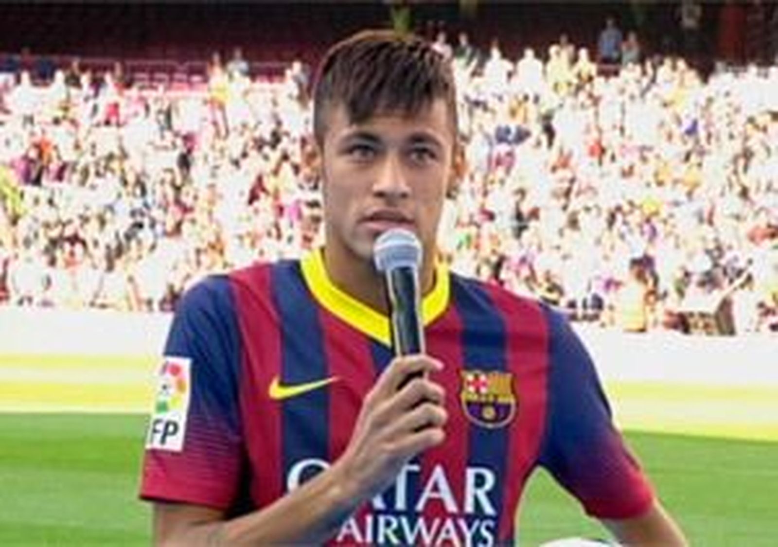 Neymar se presenta en Barcelona