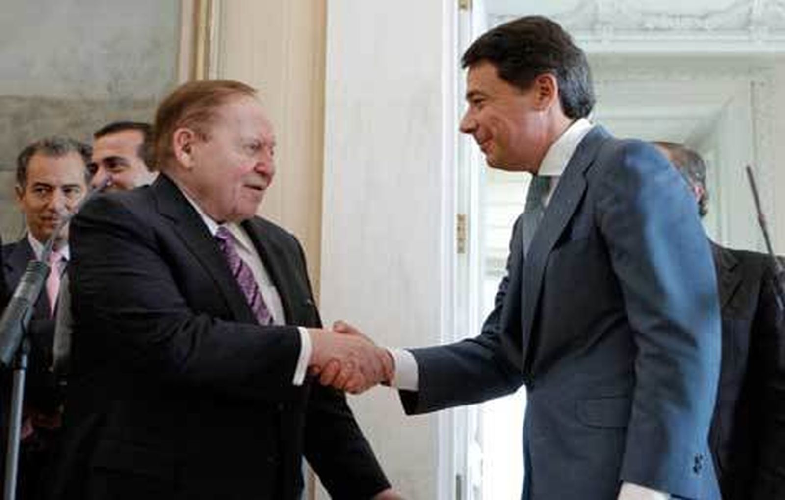 Adelson e Ignacio González