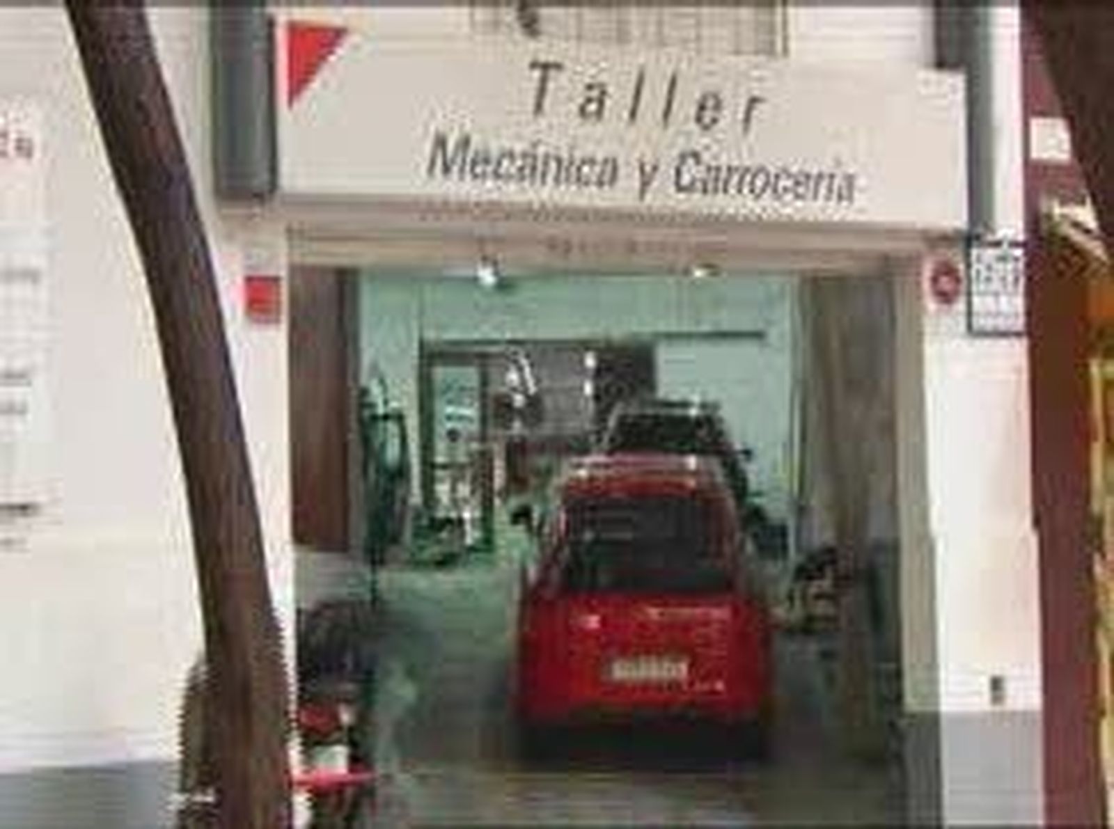 Desmantelado un taller que destrozaba los coches para estafar a la aseguradora
