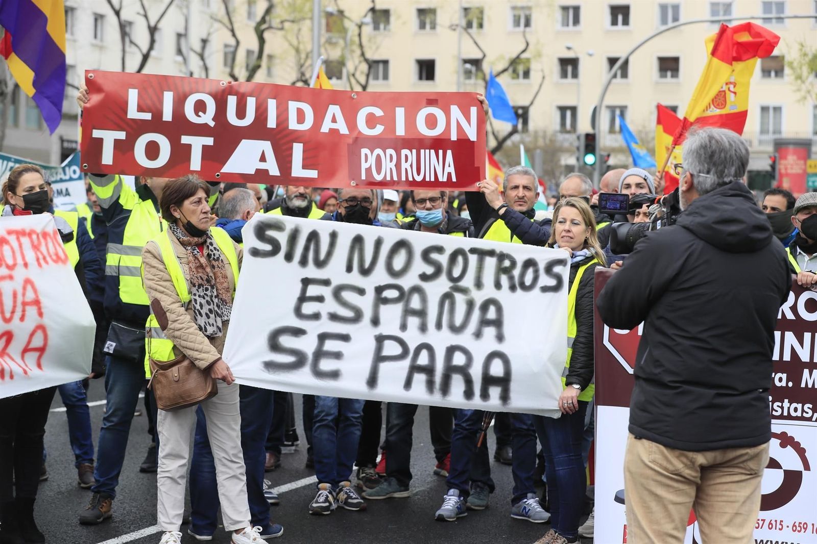 Los transportistas en huelga dicen "no" al acuerdo del Gobierno con el sector del transporte: "Son migajas"