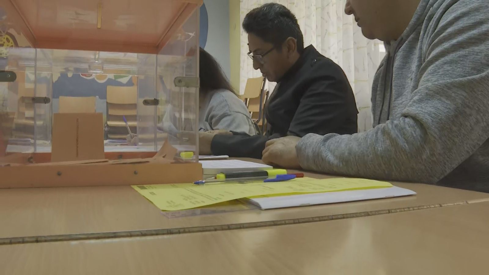 Apertura de los colegios electorales en Madrid
