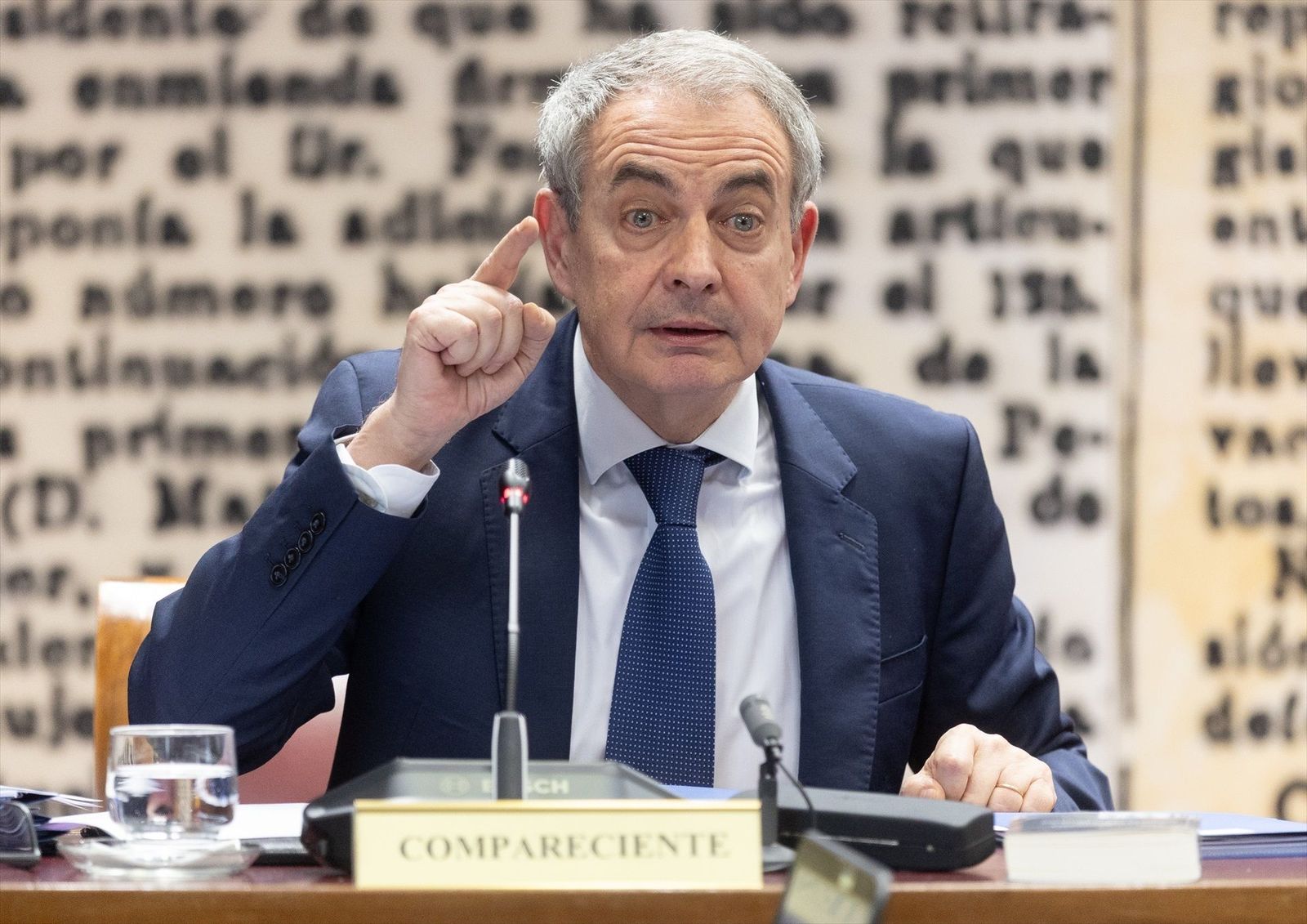 El juez interroga a Zapatero esta semana sobre su presunto papel en el rescate de Plus Ultra y sus joyas incautadas