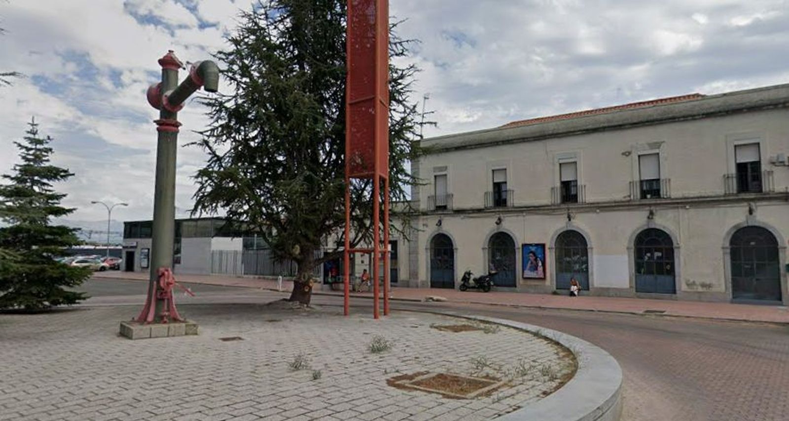 Exterior de la estación de Cercanías de El Escorial
