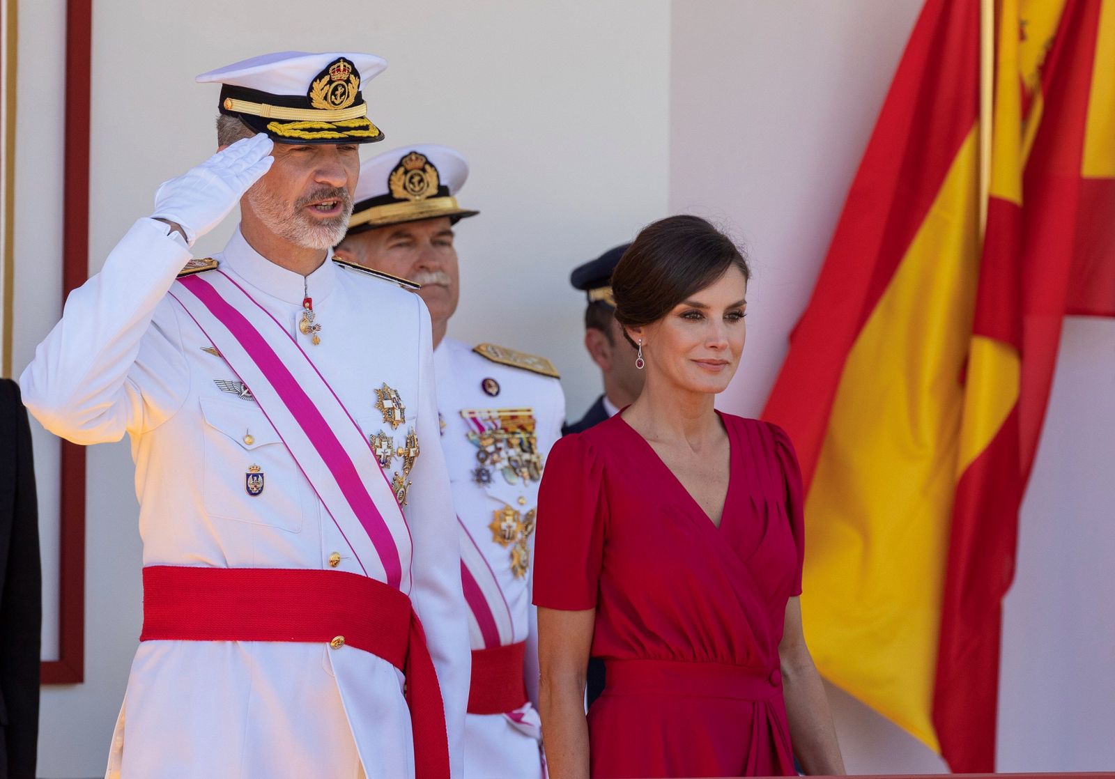 Los reyes presiden en Sevilla el desfile de las Fuerzas Armadas