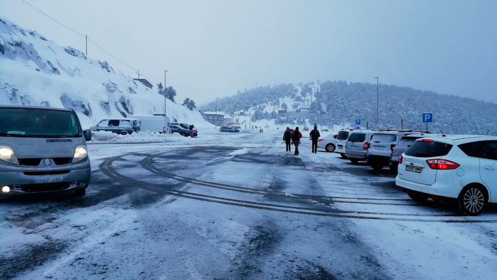 El aparcamiento del Puerto de Navacerrada, en una nevada reciente
