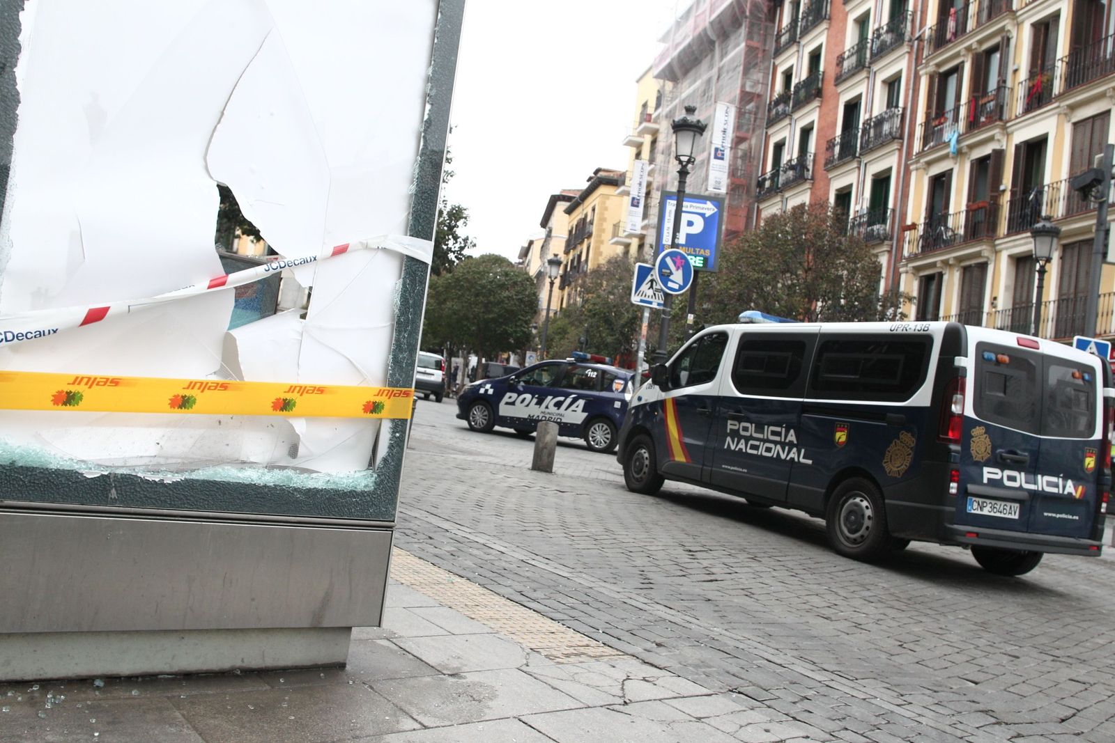 Los dos jóvenes detenidos tras los disturbios por la muerte de un mantero aceptan un año de prisión