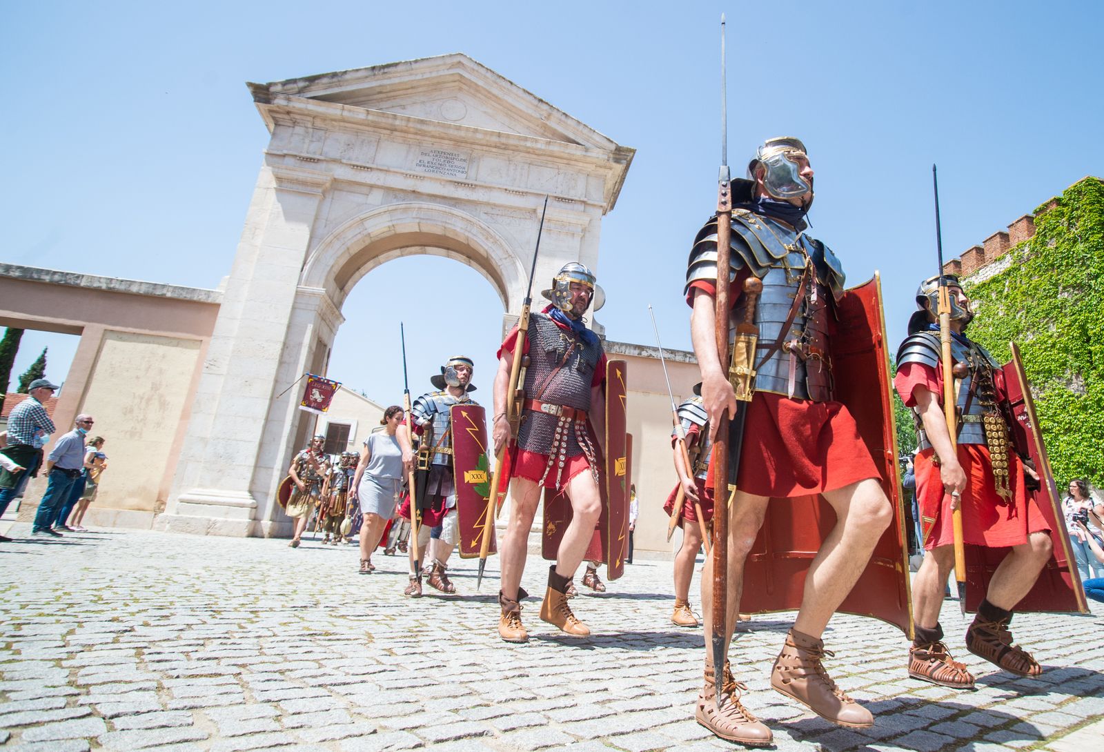 Desfile romano dentro de los actos de Complutum Renacida, en Alcalá de Henares