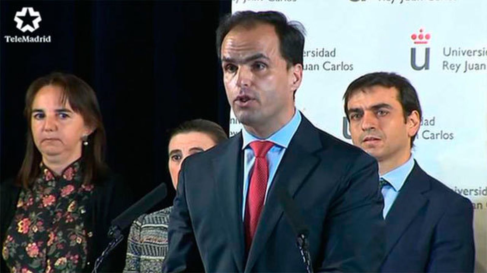 El Rector de la Rey Juan Carlos afirma que le engañaron quienes dicen que Cifuentes defendió su máster