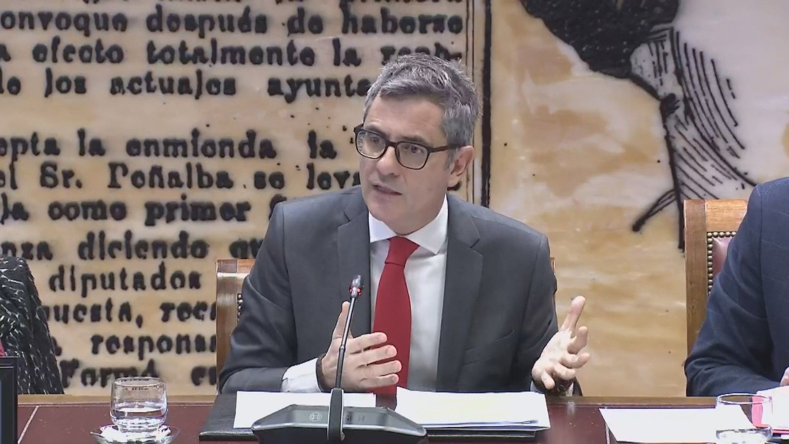 Bolaños niega que el CIS busque influir en el voto y el PP mantiene que lo que se hace es "corrupción"