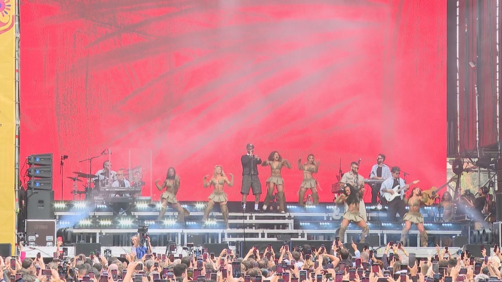 Concierto de Manuel Turizo en la Puerta de Alcalá por la Hispanidad 2024