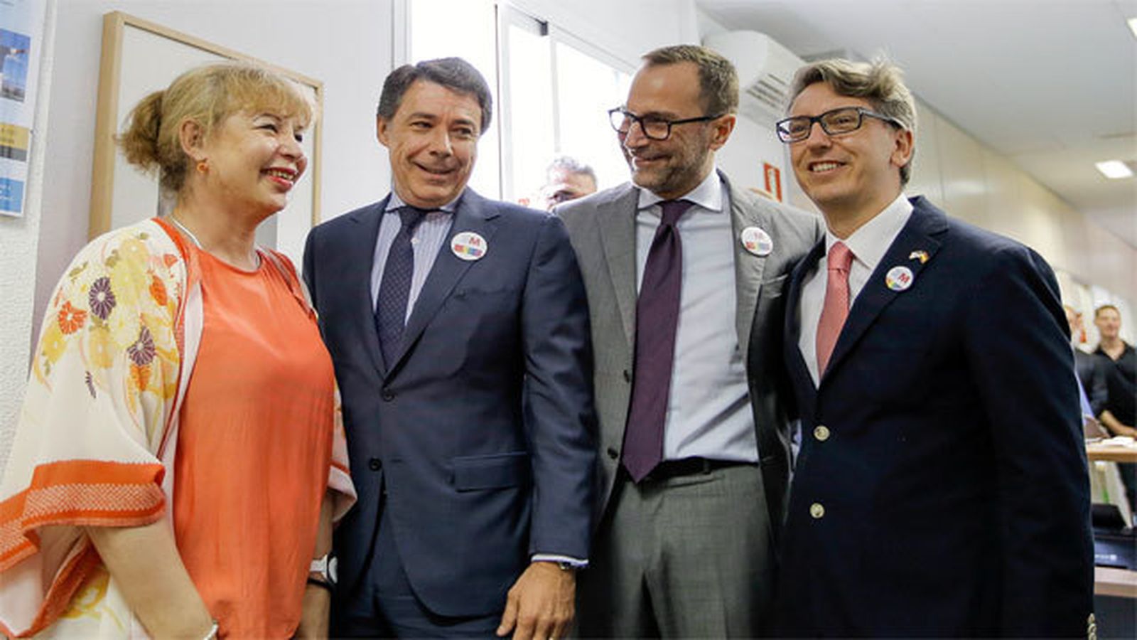 Ignacio González con el embajador de Estados Unidos en España, James Costos