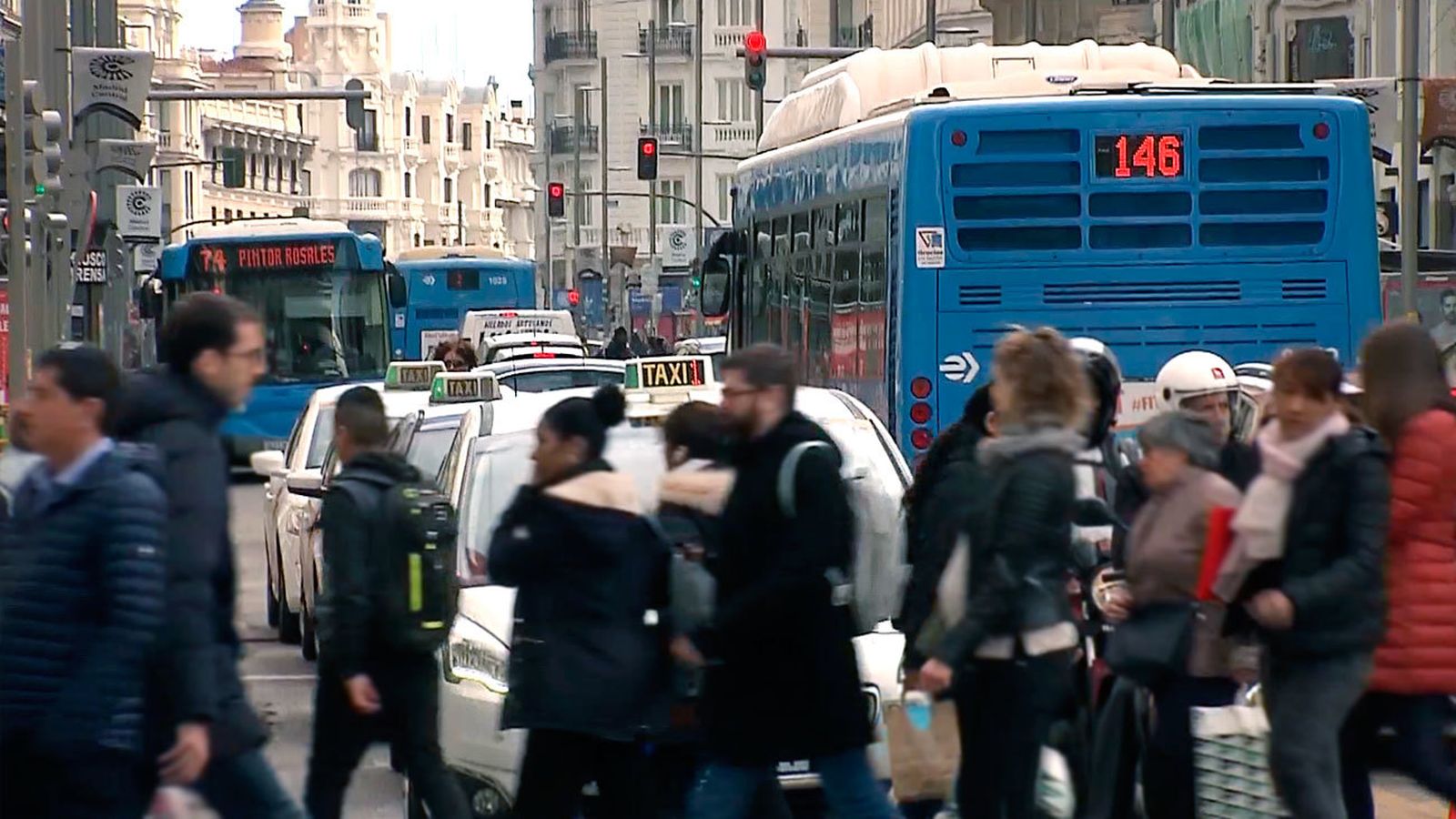 Asfaltado de la Gran Vía de Madrid