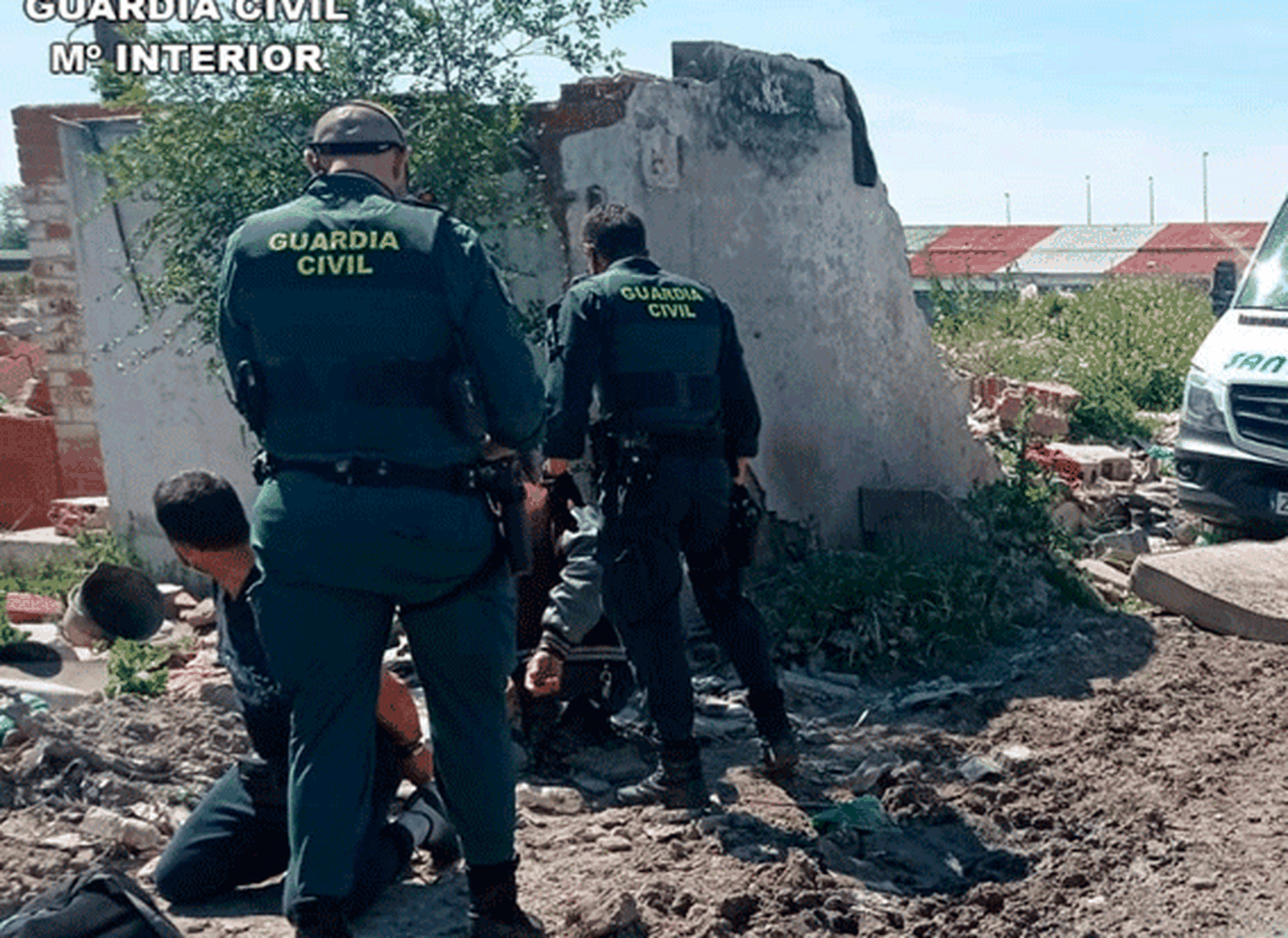 La Guardia Civil detiene a los autores del robo de una ambulancia