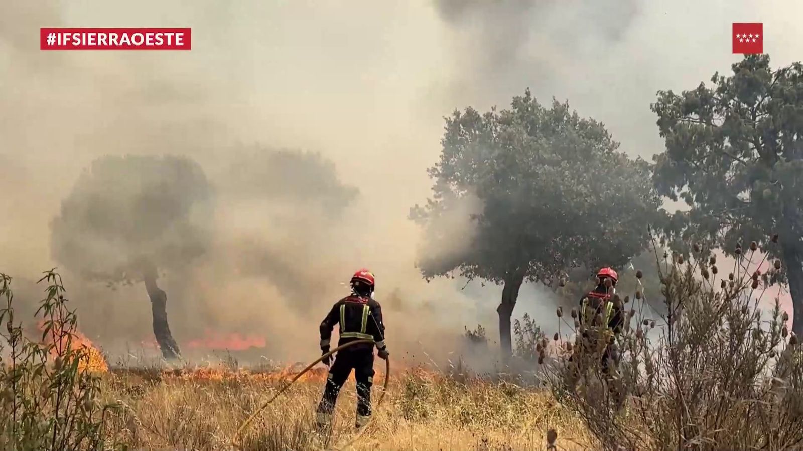 Trabajo a contrarreloj en el incendio de la Sierra Oeste antes de que la nueva ola de calor empeore las condiciones