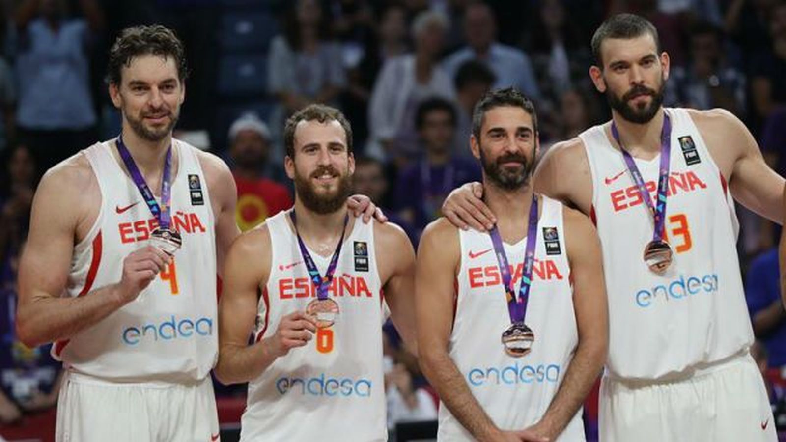Una medalla, un adiós y un enigma