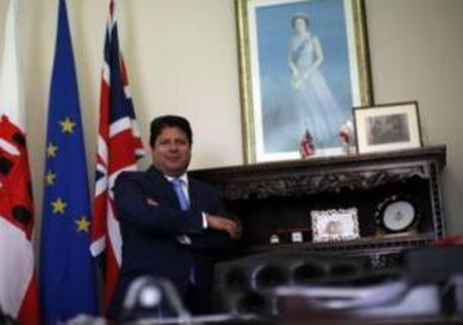 Picardo: "El infierno se congelará antes de retirar los bloques de hormigón"