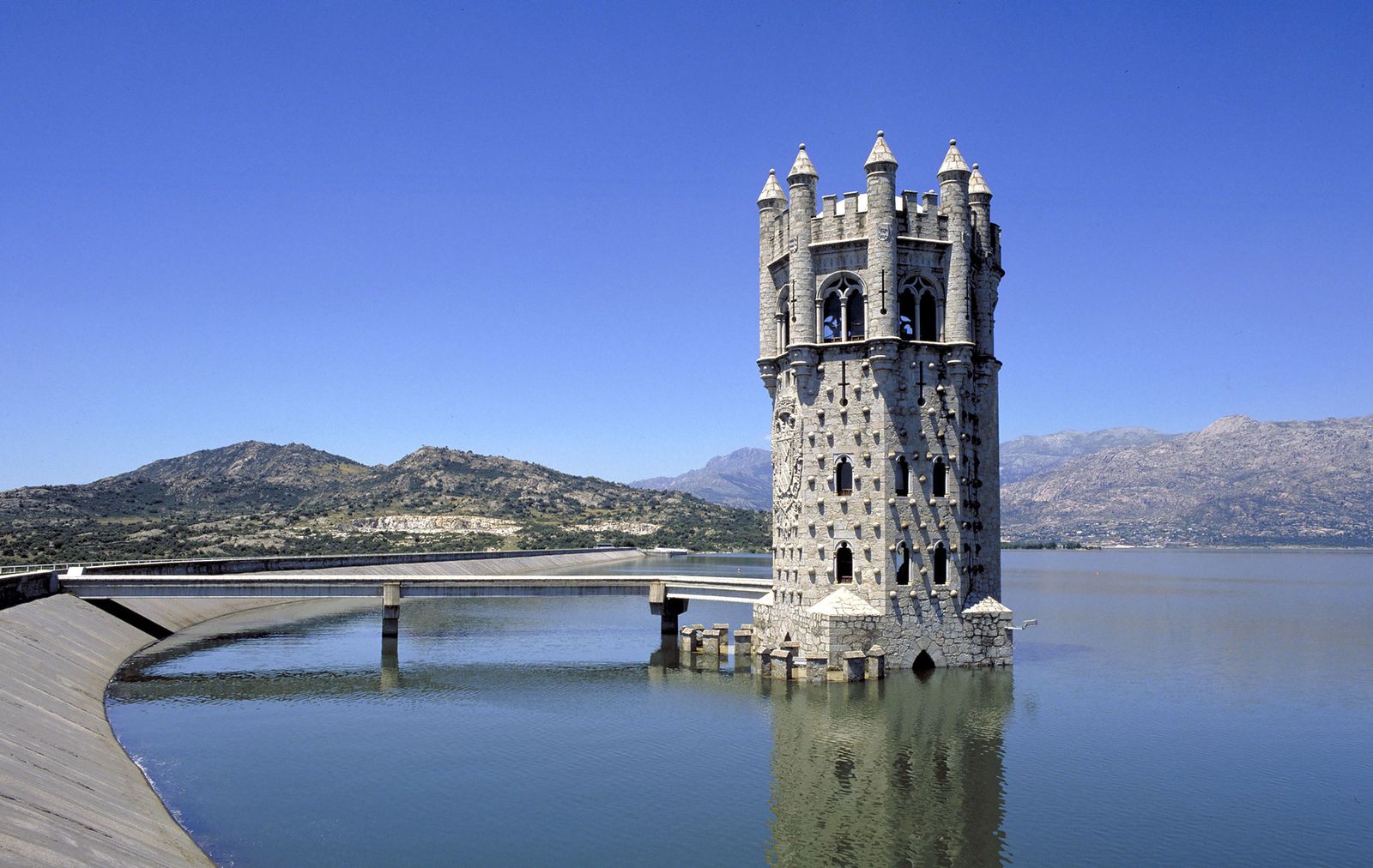 Presa del Embalse de Santillana