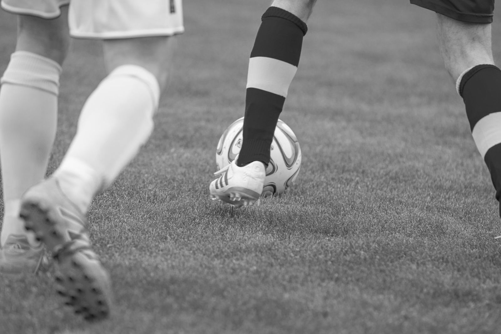 Disputa de un partido de fútbol