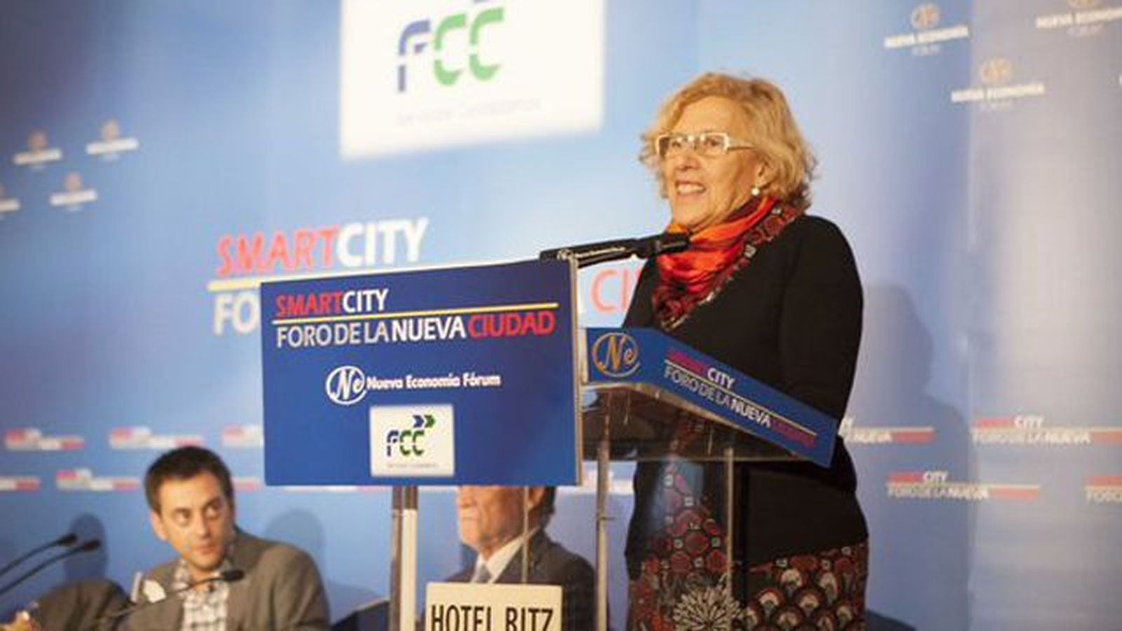 Carmena rechaza la "venganza" y los bombardeos tras los atentados de Francia