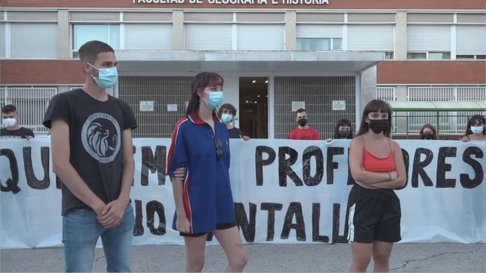 Los estudiantes de la Complutense se unen a la petición de la vuelta a las clases presenciales